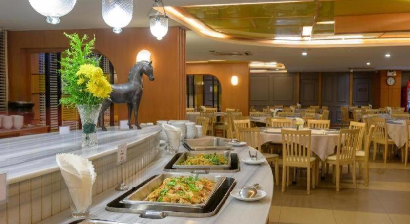 Bay Beach Resort Jomtien Pattaja Kültér fotó